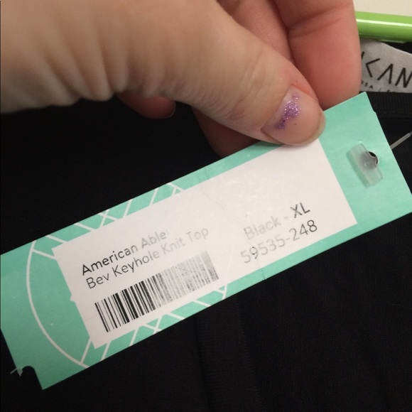 Keyhole Knit Top - Picture 3 of 3